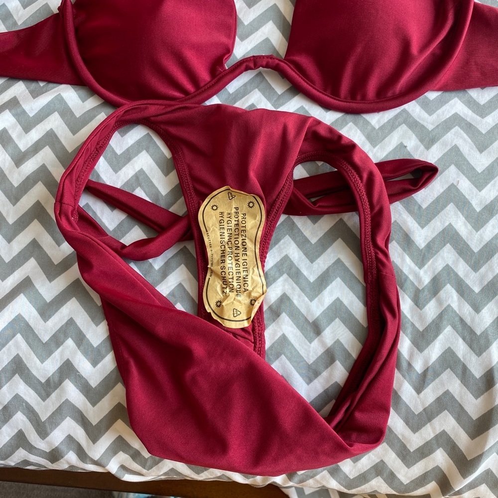 Swimsuit - Picture 5 of 8